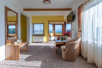 Фото номера Апартаменты (для 2 взрослых) Отель Hotel Góralski Raj г. Новы-Тарг 7